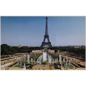 Francja Paryż fontanna i La Tuor Eiffel