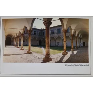 Urbino Pałac Książęcy dziedziniec honorowy