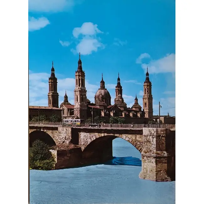 Saragossa kamienny most nad rzeką Ebro